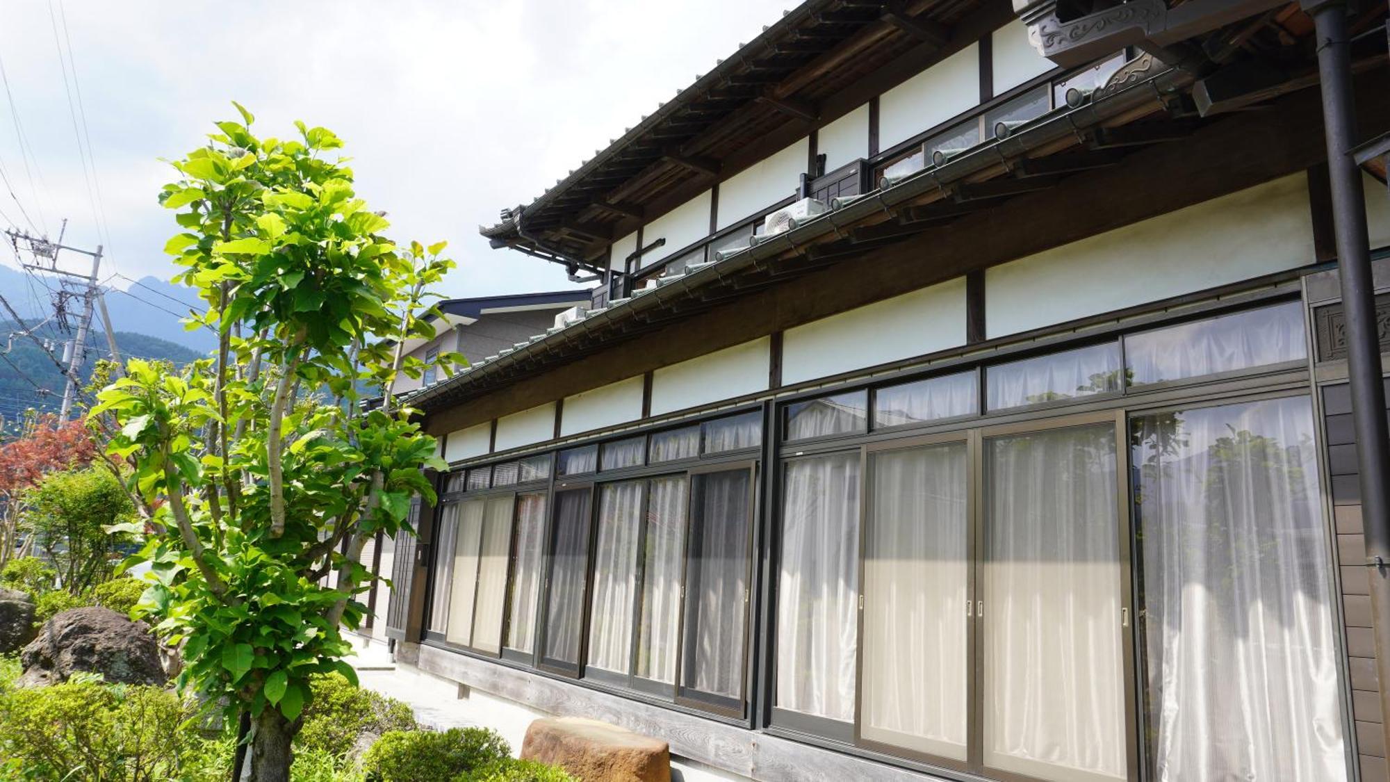 富士山を眺められる宿 ゲストハウス花水木 Nishikatsura Zewnętrze zdjęcie
